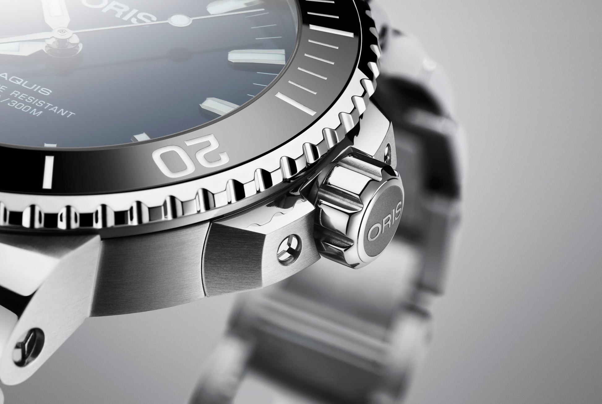 Oris Aquis Date Automatic Blue Dial Dive Watch Stainless Steel Bracelet