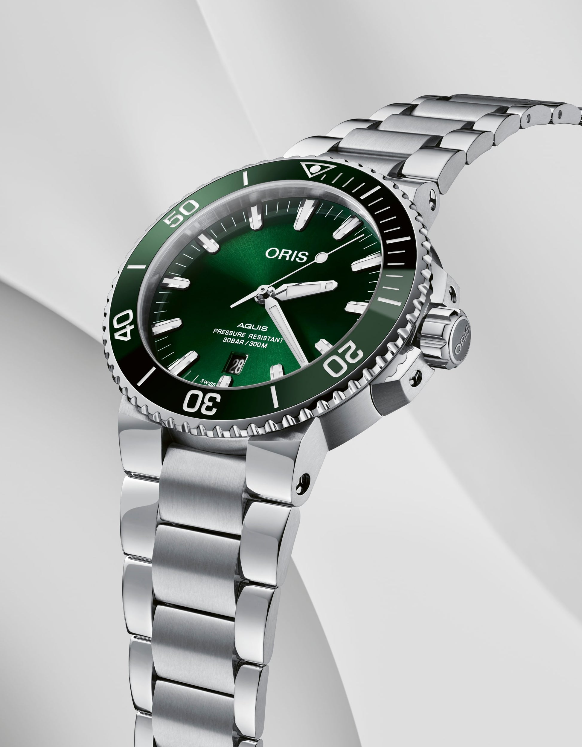Oris Aquis Date 43.5mm Green Dial Stainless Steel Automatic Dive Watch