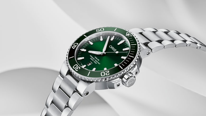 Oris Aquis Date 43.5mm Green Dial Stainless Steel Automatic Dive Watch